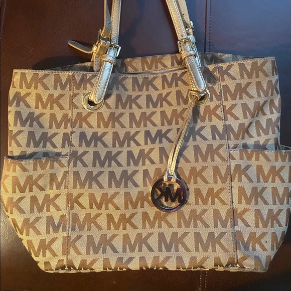 Michael Kors Handbags - MK Purse